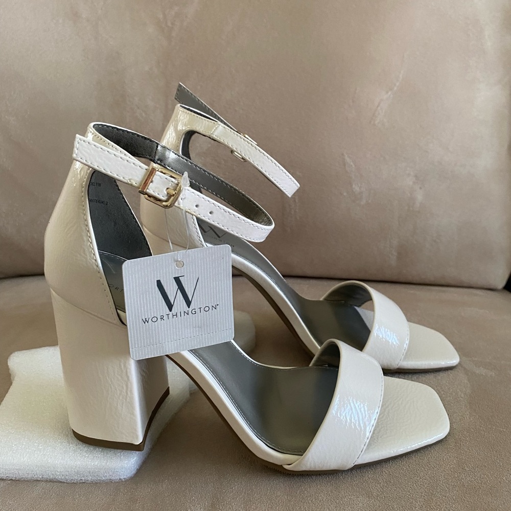 Worthington Womens Becklyn Heeled Sandals, cream color. Size 7
